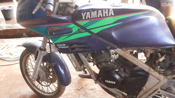 **3,500 บ.ต่อรอง/// YAMAHA VR-150 **ขาย YAMAHA-150มอ'ไซค์ 2จังหวะ อดีตตัวแรง YAMAHA VR-150 เครื่องเดิม เกียร์เดิม ดิสเบรคหน้า-หลัง ครบ เครื่องดี สตาร์ทง่าย เกียร์ดี เครื่องติดวิ่งได้ครับ ช่วงล่างดี บอดี้ ดี สีสันดี ยางดี ทั้ง2เส้น โซ่ดี เฟืองยังหนา ร