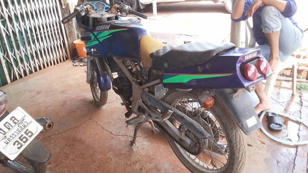 **3,500 บ.ต่อรอง/// YAMAHA VR-150 **ขาย YAMAHA-150มอ'ไซค์ 2จังหวะ อดีตตัวแรง YAMAHA VR-150 เครื่องเดิม เกียร์เดิม ดิสเบรคหน้า-หลัง ครบ เครื่องดี สตาร์ทง่าย เกียร์ดี เครื่องติดวิ่งได้ครับ ช่วงล่างดี บอดี้ ดี สีสันดี ยางดี ทั้ง2เส้น โซ่ดี เฟืองยังหนา ร