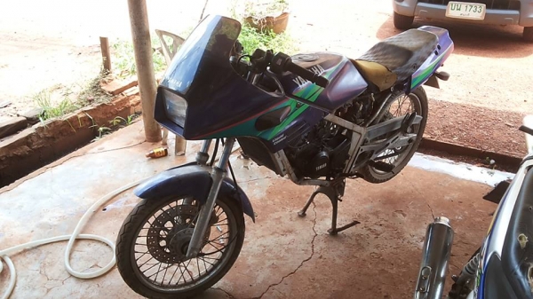 **3,500 บ.ต่อรอง/// YAMAHA VR-150 **ขาย YAMAHA-150มอ'ไซค์ 2จังหวะ อดีตตัวแรง YAMAHA VR-150 เครื่องเดิม เกียร์เดิม ดิสเบรคหน้า-หลัง ครบ เครื่องดี สตาร์ทง่าย เกียร์ดี เครื่องติดวิ่งได้ครับ ช่วงล่างดี บอดี้ ดี สีสันดี ยางดี ทั้ง2เส้น โซ่ดี เฟืองยังหนา ร