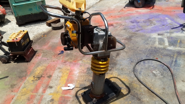 เครื่องตบดิน จิงโจ้ พร้อมใช้งาน เครื่องตบดิน จิงโจ้ พร้อมใช้งาน