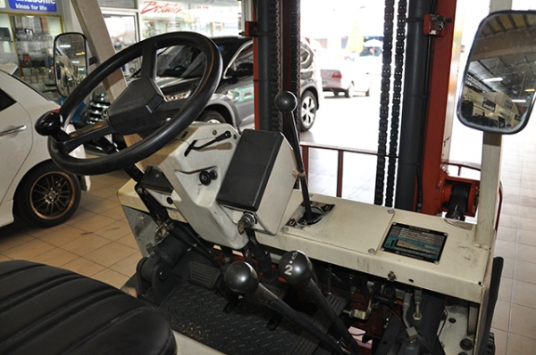 ขายรถโฟล์คลิฟท์มือสอง NISSAN รุ่น EH02 ราคา 285,000 บาทนำเข้าจากประเทศญี่ปุ่น 100\% ไม่เคยใช้งานในประเทศไทย