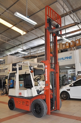 ขายรถโฟล์คลิฟท์มือสอง NISSAN รุ่น EH02 ราคา 285,000 บาทนำเข้าจากประเทศญี่ปุ่น 100\% ไม่เคยใช้งานในประเทศไทย