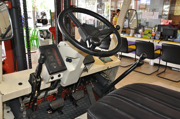 ขายรถโฟล์คลิฟท์มือสอง NISSAN รุ่น EH02 ราคา 285,000 บาทนำเข้าจากประเทศญี่ปุ่น 100\% ไม่เคยใช้งานในประเทศไทย