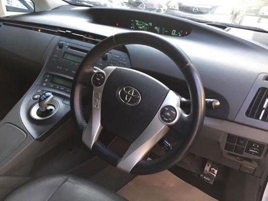 TOYOTA  PRIUS 1.8 HYBRIDปี2011AT