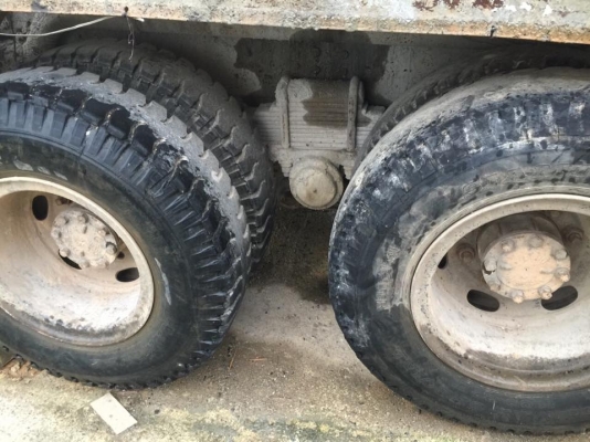 รถโม่ปูน 10 ล้อ 2 เพลา CW51H. เครื่อง8สูบเล่มพร้อม สภาพต้องไปเอาเก็บงาน รถใช้งานได้