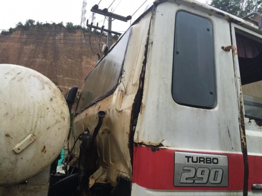 รถโม่ปูน 10 ล้อ 2 เพลา CW51H. เครื่อง8สูบเล่มพร้อม สภาพต้องไปเอาเก็บงาน รถใช้งานได้