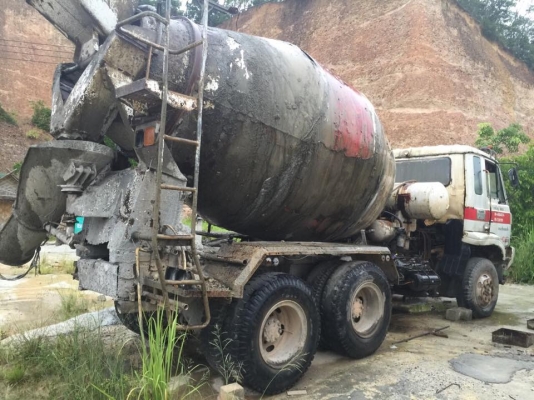 รถโม่ปูน 10 ล้อ 2 เพลา CW51H. เครื่อง8สูบเล่มพร้อม สภาพต้องไปเอาเก็บงาน รถใช้งานได้