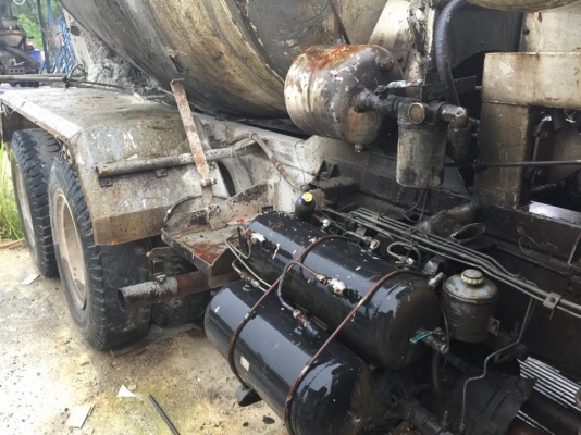 รถโม่ปูน 10 ล้อ 2 เพลา CW51H. เครื่อง8สูบเล่มพร้อม สภาพต้องไปเอาเก็บงาน รถใช้งานได้