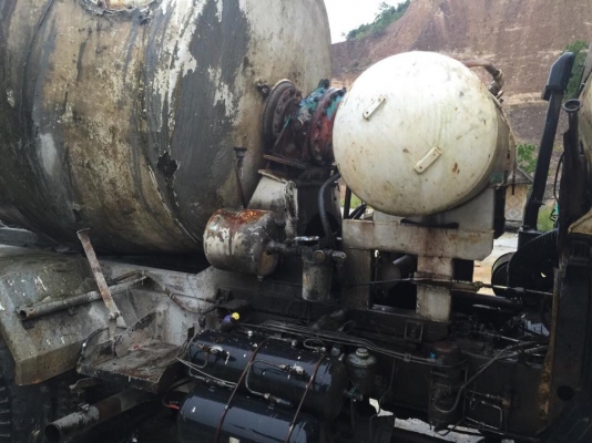 รถโม่ปูน 10 ล้อ 2 เพลา CW51H. เครื่อง8สูบเล่มพร้อม สภาพต้องไปเอาเก็บงาน รถใช้งานได้