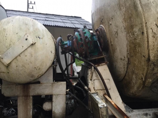 รถโม่ปูน 10 ล้อ 2 เพลา CW51H. เครื่อง8สูบเล่มพร้อม สภาพต้องไปเอาเก็บงาน รถใช้งานได้