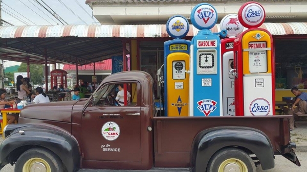 ขายหรือแลก Studbreaker 1947 คันเดียวในเมืองไทย ขายหรือแลก Studbreaker 1947 คันเดียวในเมืองไทย