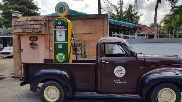 ขายหรือแลก Studbreaker 1947 คันเดียวในเมืองไทย ขายหรือแลก Studbreaker 1947 คันเดียวในเมืองไทย