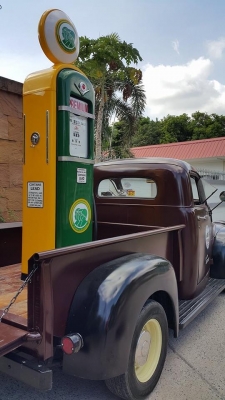 ขายหรือแลก Studbreaker 1947 คันเดียวในเมืองไทย ขายหรือแลก Studbreaker 1947 คันเดียวในเมืองไทย