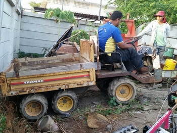 วันนี้เราจัดรูปมาให้ชมครับ รถดั๊มเปอร์ บรรทุกล้อยาง แบบเอวอ่อน ขับเคลื่อน 6 ล้อ ยี่ห้อ YANMAR: 10DW ดีเซล 3 สูบ วันนี้เราจัดรูปมาให้ชมครับ รถดั๊มเปอร์ บรรทุกล้อยาง แบบเอวอ่อน ขับเคลื่อน 6 ล้อ ยี่ห้อ YANMAR: 10DW ดีเซล 3 สูบ