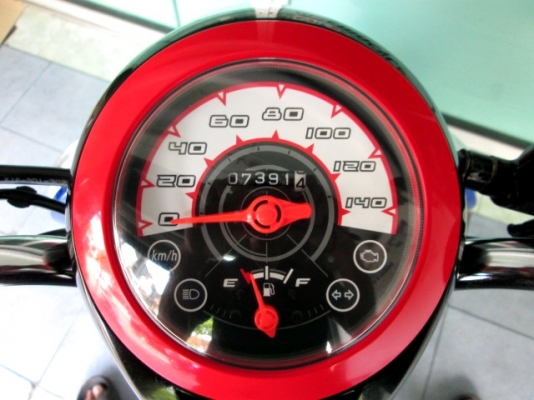 SCOOPY-I ลาย Active boy สีขาวแดง รถเดือน พฤษภาคม ปี56 ไมล์ 7 พันโล แถม 3 รายการ 30900