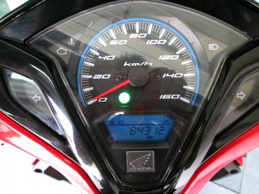 CLICK 125 i รุ่นท๊อปสุด id lingstop combibrake สีดำแดง รถเดือน พ.ค.ปี56 ไมล์ 8 พันโล แถม 3 รายการ 38900