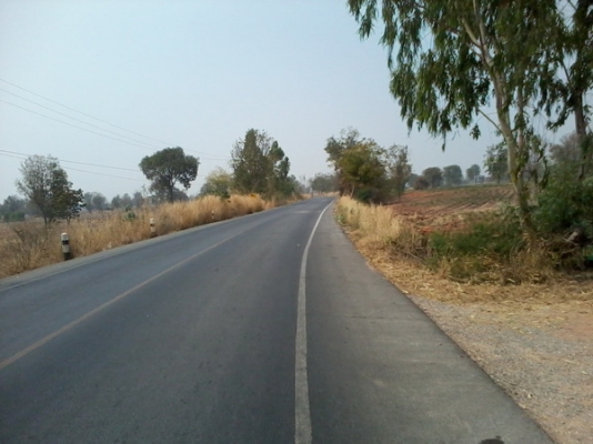 ขายที่ดินติดถนนลาดยางใกล้ทางหลวง 47- 2 -0 ไร่  ราคา 400,000 บาทต่อไร่ (อ.สีคิ้ว)