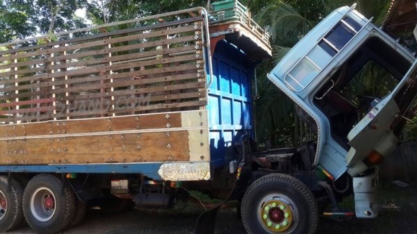 รถ 10 ล้อ ISUZU ROCKY 195 แรงม้า หัวยกได้ รถ 10 ล้อ ISUZU ROCKY 195 แรงม้า หัวยกได้