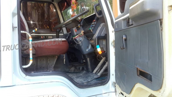 รถ 10 ล้อ ISUZU ROCKY 195 แรงม้า หัวยกได้ รถ 10 ล้อ ISUZU ROCKY 195 แรงม้า หัวยกได้