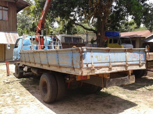 ขายด่วนหกล้อISUZU ติดเครนUNIC2.5ตันราคาเบาๆโทร0843923995