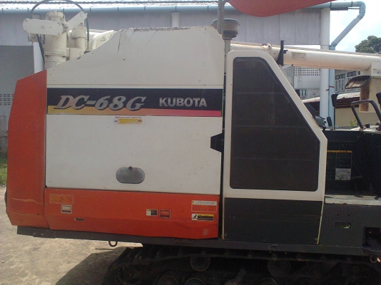 รถเกี่ยวข้าวคูโบต้าdc68g
