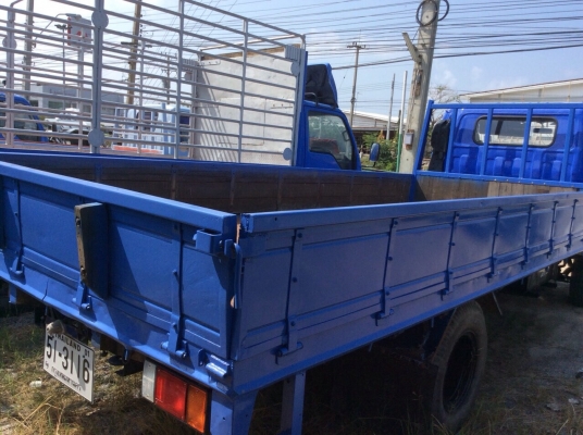 ขายรถบรรทุก 6 ล้อขนาดกลาง 120 แรงม้า ปี 2000