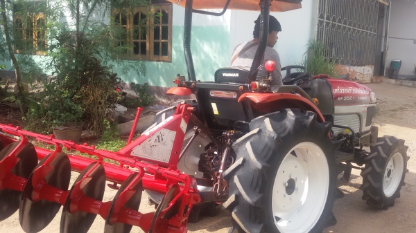 ขายรถยันม้าร์ 35 แรง พร้อมผาน6 คับมีเล้มทะเบียนพร้อม ราคา 185000 บาท สอบถาม ได้ที่เบอร์ 0813655997 อำพร พาเจริญรถอยู่ บ้านท่าค้อ ต วังบัว อคลองขลุง จ กำแพงเพชร ขายรถยันม้าร์ 35 แรง พร้อมผาน6 คับมีเล้มทะเบียนพร้อม ราคา 185000 บาท สอบถาม ได้ที่เบอร์ 0813655997 อำพร พาเจริญรถอยู่ บ้านท่าค้อ ต วังบัว อคลองขลุง จ กำแพงเพชร