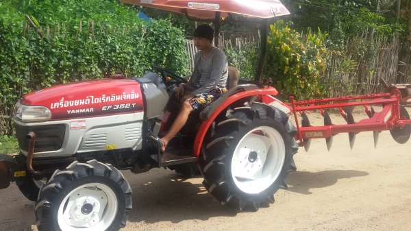 ขายรถยันม้าร์ 35 แรง พร้อมผาน6 คับมีเล้มทะเบียนพร้อม ราคา 185000 บาท สอบถาม ได้ที่เบอร์ 0813655997 อำพร พาเจริญรถอยู่ บ้านท่าค้อ ต วังบัว อคลองขลุง จ กำแพงเพชร ขายรถยันม้าร์ 35 แรง พร้อมผาน6 คับมีเล้มทะเบียนพร้อม ราคา 185000 บาท สอบถาม ได้ที่เบอร์ 0813655997 อำพร พาเจริญรถอยู่ บ้านท่าค้อ ต วังบัว อคลองขลุง จ กำแพงเพชร