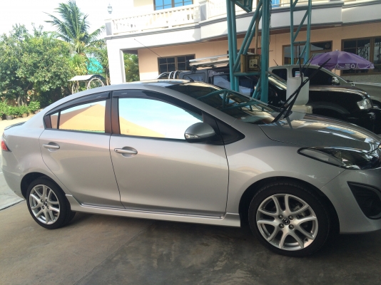 Mazda 2 elegant รถบ้านป้ายแดง