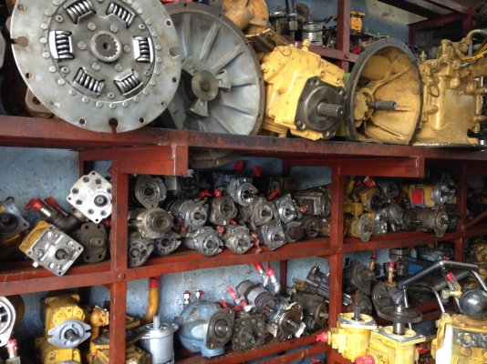 ปั้มและตัวเดินรถแบ็คโฮ