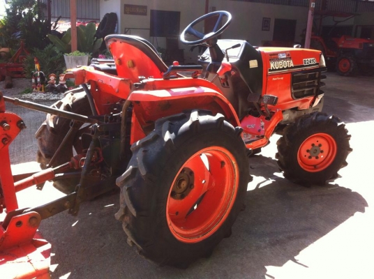 ขายรถไถ Kubota B2410 พร้อมเครื่องตัดหญ้า รถไร่ สีเดิมพร้อมใช้งาน