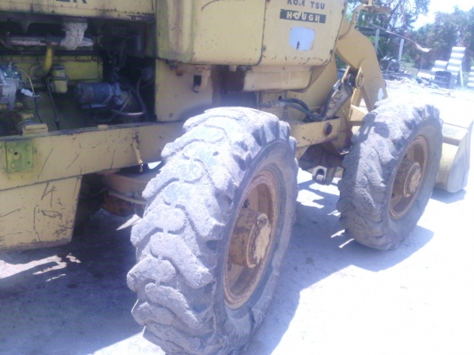 ขายด่วยรถตักkomatsujh30รถใช้งานดีทํางานอยู่ทุกวันสภาพดี