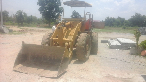 ขายด่วยรถตักkomatsujh30รถใช้งานดีทํางานอยู่ทุกวันสภาพดี