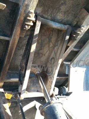 รถบรรทุก 6 ล้อดัมพ์ ISUZU NKR  100 แรงม้า  ปีจดทะเบียน 2538