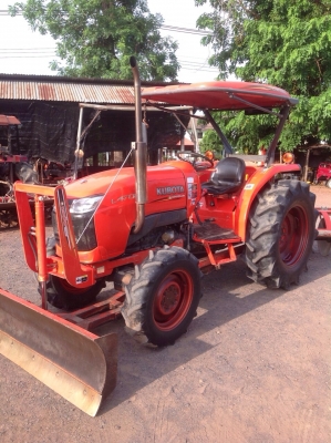 แทรกเตอร์คูโบต้า 4708 สภาพดีมากเดิมๆทั้งคัน ขายพร้อม อุปกรณ์ 3 ชิ้น มีใบดันหน้า ผานหลัง และ โรตารี่ แทรกเตอร์คูโบต้า 4708 สภาพดีมากเดิมๆทั้งคัน ขายพร้อม อุปกรณ์ 3 ชิ้น มีใบดันหน้า ผานหลัง และ โรตารี่