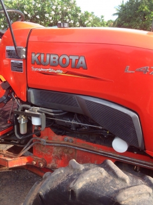 แทรกเตอร์คูโบต้า 4708 สภาพดีมากเดิมๆทั้งคัน ขายพร้อม อุปกรณ์ 3 ชิ้น มีใบดันหน้า ผานหลัง และ โรตารี่ แทรกเตอร์คูโบต้า 4708 สภาพดีมากเดิมๆทั้งคัน ขายพร้อม อุปกรณ์ 3 ชิ้น มีใบดันหน้า ผานหลัง และ โรตารี่