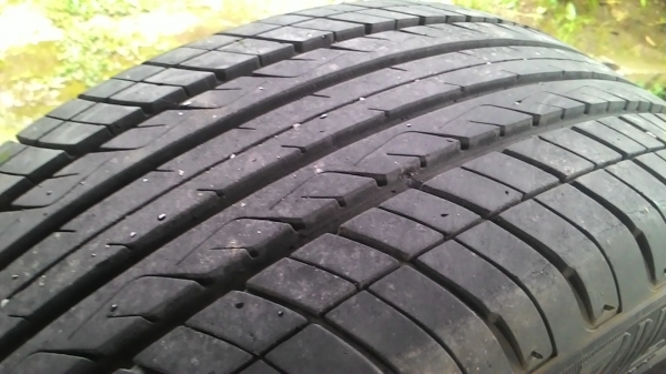 ขายยางมือสอง. 3 เส้น ราคา 900 บาท ขนาด 195/55/15. ยี่ห้อ Vee Rubber. ปี 12. ดอกยางยังลึกอยู่ ดูของได้ที่ อ.โพธาราม. 0817911075 ขายยางมือสอง. 3 เส้น ราคา 900 บาท ขนาด 195/55/15. ยี่ห้อ Vee Rubber. ปี 12. ดอกยางยังลึกอยู่ ดูของได้ที่ อ.โพธาราม. 0817911075