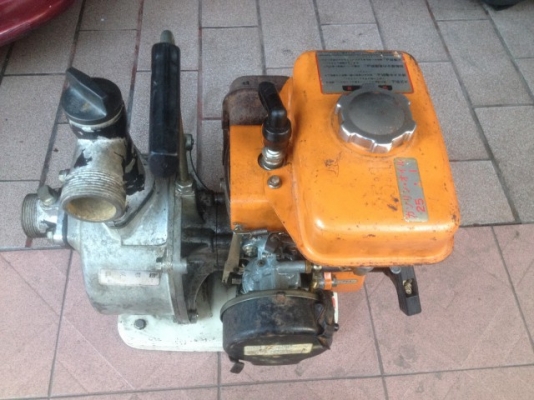 ปั้มน้ำมือสองญี่ปุ่นท่อออก 1นิ้วครึ่งของมาจากญี่ีปุ่นสภาพพร้อมใช้