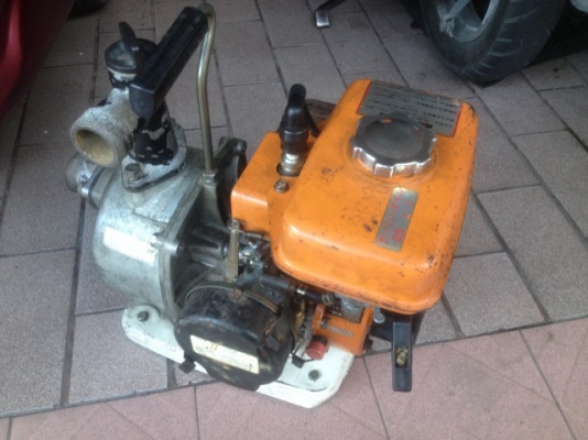 ปั้มน้ำมือสองญี่ปุ่นท่อออก 1นิ้วครึ่งของมาจากญี่ีปุ่นสภาพพร้อมใช้