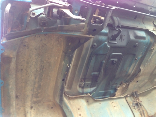 รถอีซูซุ 6 ล้อ ติดเครน 3 ตัน. NPR  115 แรงม้า.  ปี 33       สนใจติดต่อ  081 - 6079515