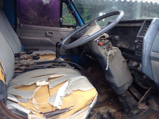 รถอีซูซุ 6 ล้อ ติดเครน 3 ตัน. NPR  115 แรงม้า.  ปี 33       สนใจติดต่อ  081 - 6079515