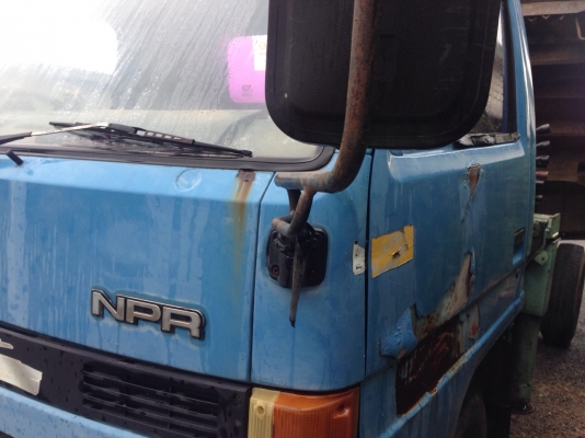 รถอีซูซุ 6 ล้อ ติดเครน 3 ตัน. NPR  115 แรงม้า.  ปี 33       สนใจติดต่อ  081 - 6079515