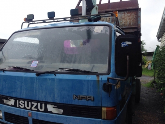 รถอีซูซุ 6 ล้อ ติดเครน 3 ตัน. NPR  115 แรงม้า.  ปี 33       สนใจติดต่อ  081 - 6079515