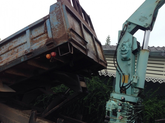 รถอีซูซุ 6 ล้อ ติดเครน 3 ตัน. NPR  115 แรงม้า.  ปี 33       สนใจติดต่อ  081 - 6079515