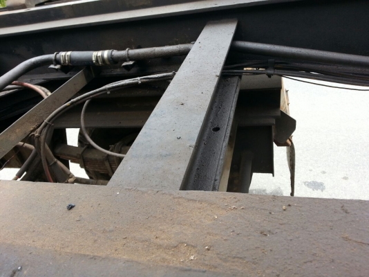 ขายหางพ่วง  สามมิต  2  เพลา. ปี 47     สนใจติดต่อ  081 - 6079515