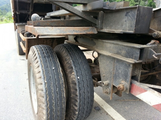 ขายหางพ่วง  สามมิต  2  เพลา. ปี 47     สนใจติดต่อ  081 - 6079515