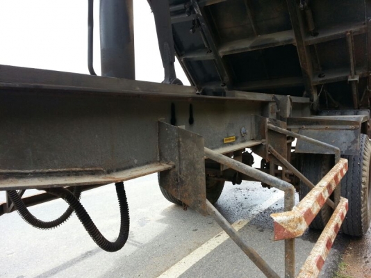 ขายหางพ่วง  สามมิต  2  เพลา. ปี 47     สนใจติดต่อ  081 - 6079515