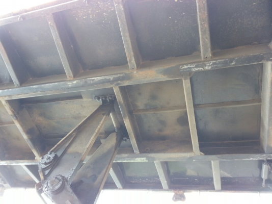 ขายหางพ่วง  สามมิต  2  เพลา. ปี 47     สนใจติดต่อ  081 - 6079515