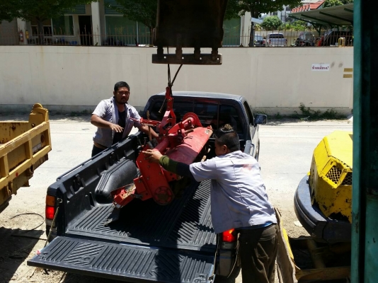 ไปอีกตัวครับ - รถแมนลิฟท์ขากรรไกรไปเพชรเกษม ขอบคุณเจ้แหม่ม ที่มาเหมาไป2 คัน ถูกมาก สุดยอดจริงฯ