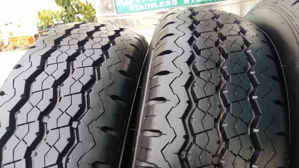 ขายยางถอดป้ายแดง bridgestone r623 215/70r15 ผลิตสัปดาห์ที่ 44 ปี 14  สนใจติดต่อเล็กคลองสามครับ 081-3747940